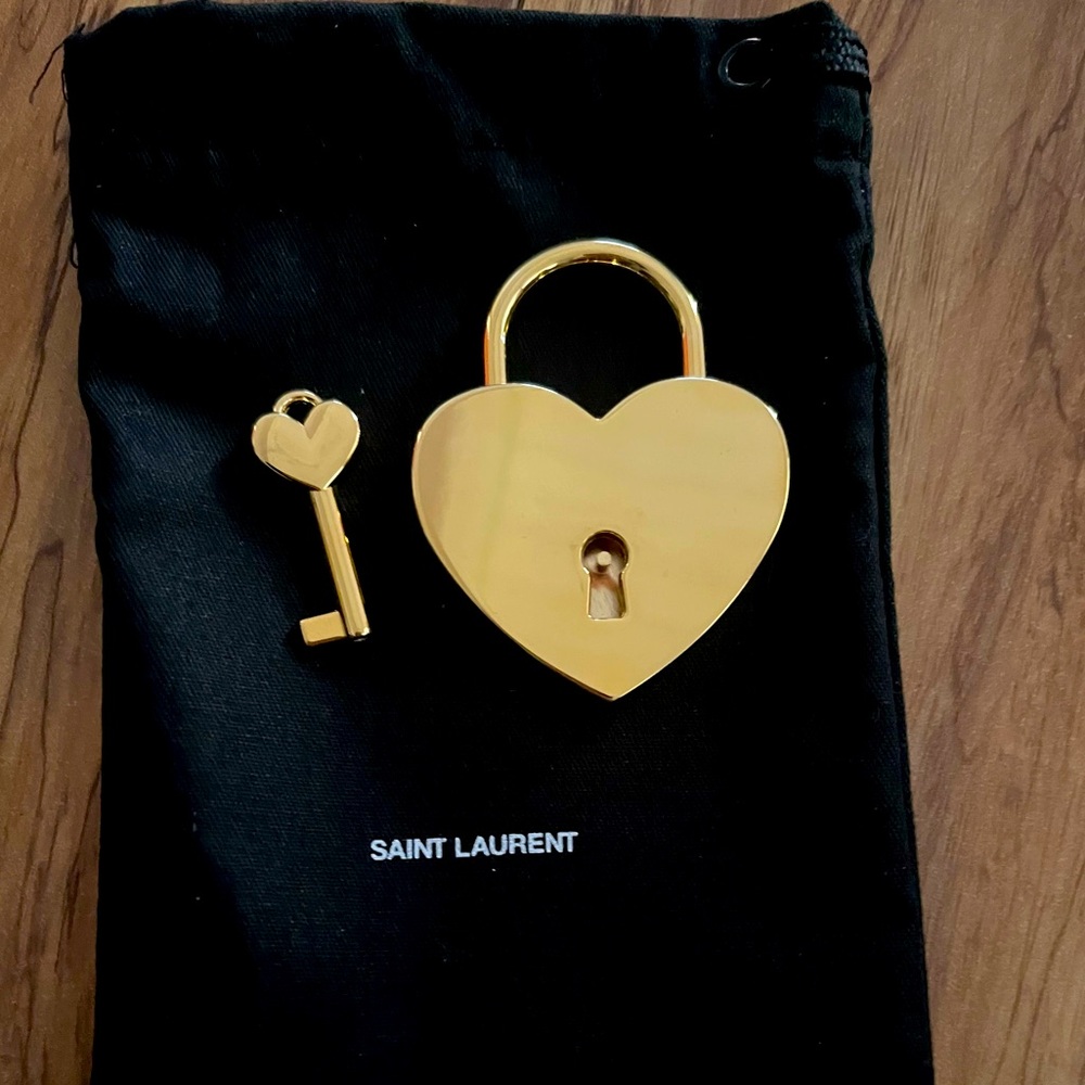 Saint Laurent Heart Lock *RARE COLOR* - Picture 4 of 4